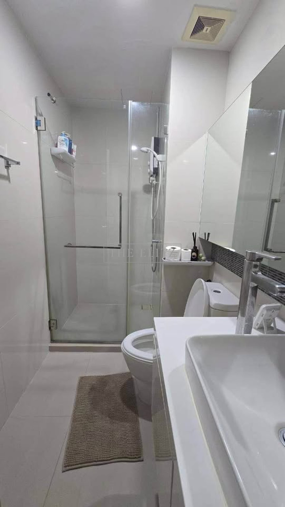 For RentCondoSilom, Saladaeng, Bangrak : ✨Light life in the most concentrated area, low-rise condo, few units, private, no need to wait long, no need to compete with anyone 🎉