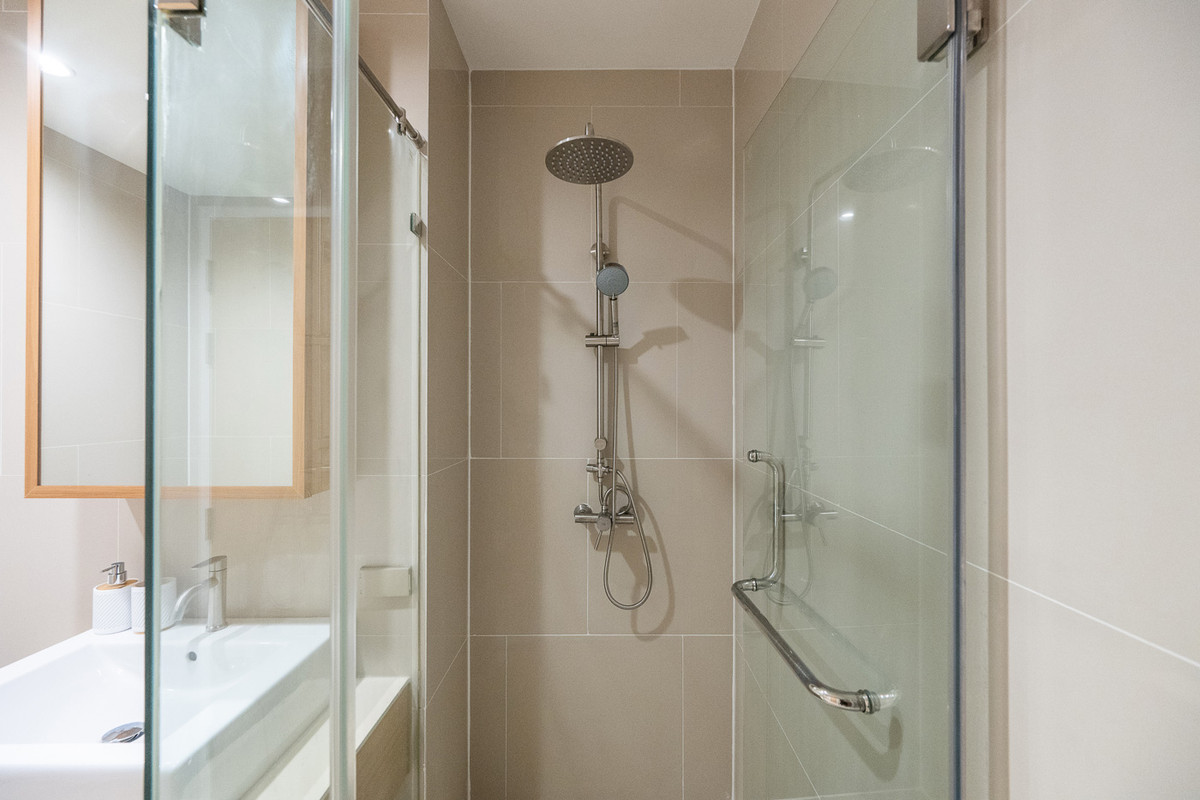 For SaleCondoLadprao, Central Ladprao : R090 ✨🏙️ Urgent Sale! The Issara Ladprao, near MRT Ladprao (only 200 m away). Price only 2.899 million baht.