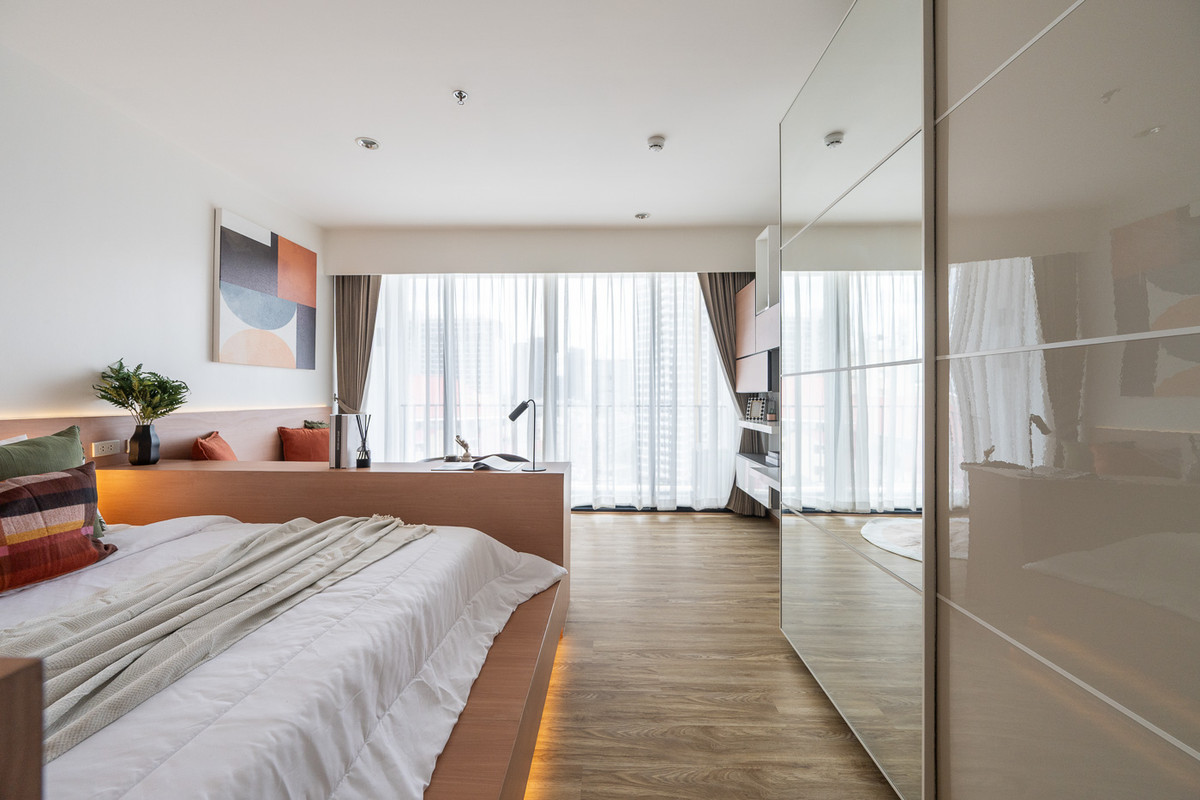 For SaleCondoLadprao, Central Ladprao : R090 ✨🏙️ Urgent Sale! The Issara Ladprao, near MRT Ladprao (only 200 m away). Price only 2.899 million baht.