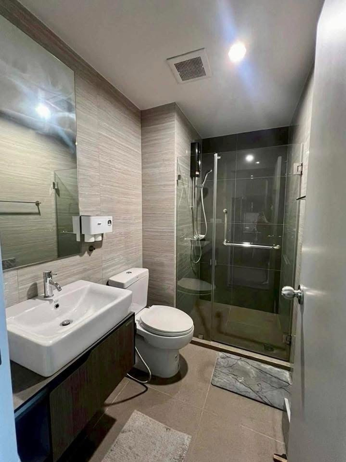 ขายคอนโดปิ่นเกล้า จรัญสนิทวงศ์ : 💙@condocurator 💙 ขาย The Parkland Charan - Pinklao ห้องแต่งสวย Built-in ครบ [PM0860]