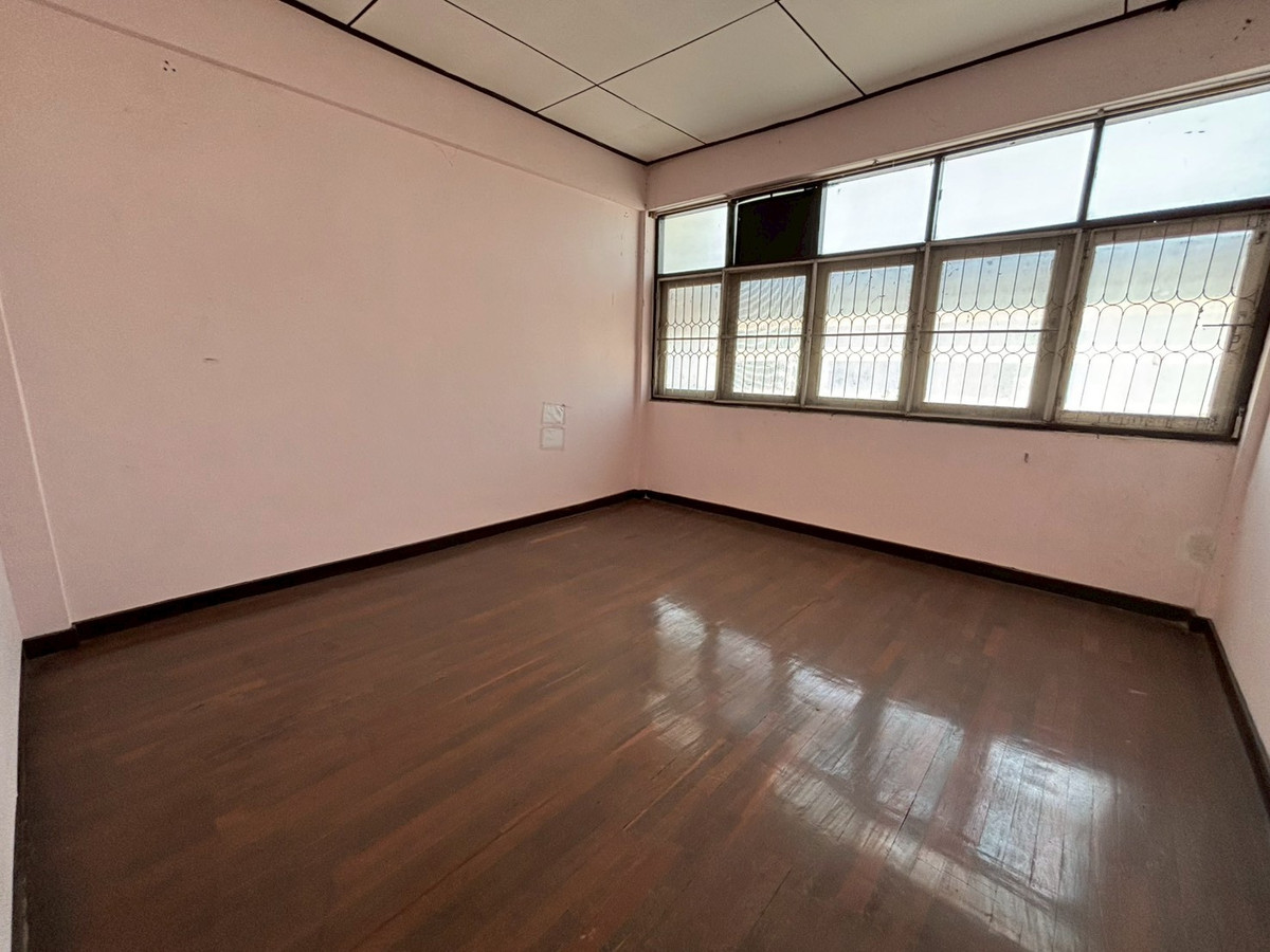 ให้เช่าอาคารพาณิชย์ลำพูน : 96334 - ให้เช่าด่วน อาคารพาณิชย์ 4 ชั้น ทำเลทอง ใจกลางเมืองลำพูน