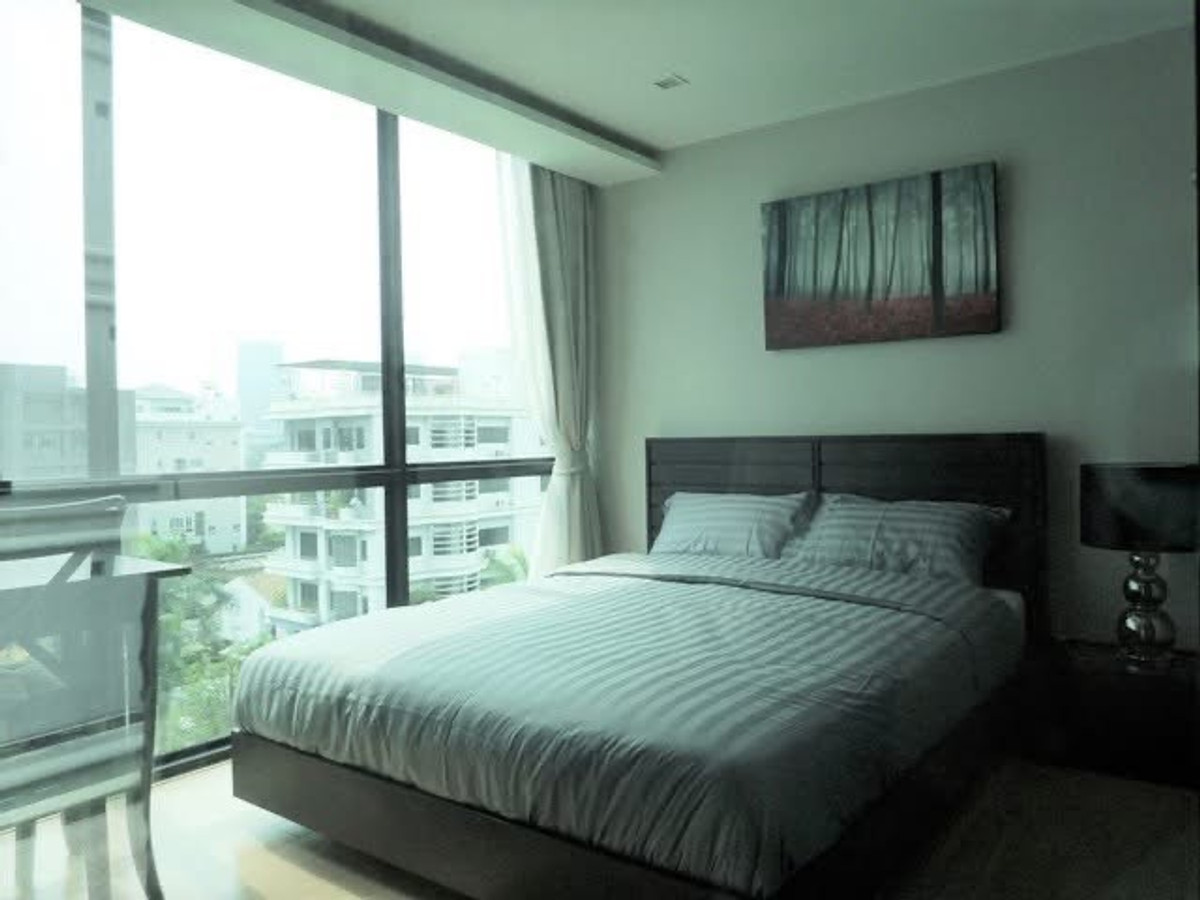 ให้เช่าคอนโดวิทยุ ชิดลม หลังสวน : Condo for rent  :  Socio Ruamrudee((BTS Phloen Chit  )) MK-02 line @livingbkk 