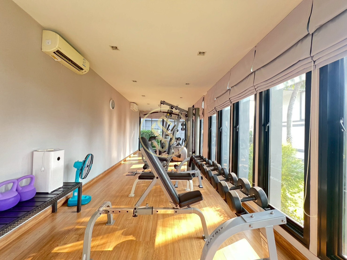 For SaleHouseNonthaburi, Bang Yai, Bangbuathong : Urgent sale, 2-story detached house, The City Ratchaphruek project, Bang Len Subdistrict, Bang Yai District, beautiful house, back side, in front of a shady garden.