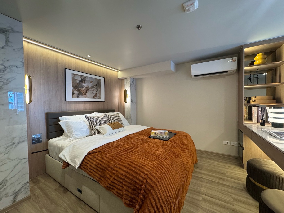 ขายคอนโดสุขุมวิท อโศก ทองหล่อ : Culture Thonglor ✨Modern living in one of Bangkok’s most desirable 🌃neighborhoods. StudioHybrid 36 sq.m. 
📌Start 6.49 MB
📞Phat 064-642-8664
📞Nui 094-624-2014