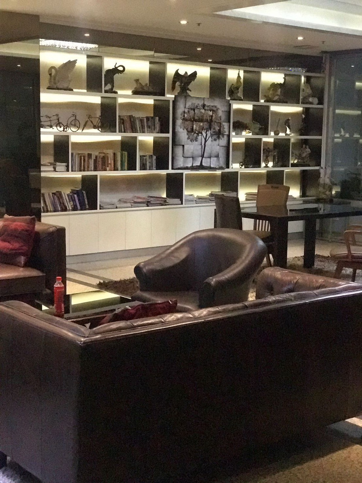 ให้เช่าคอนโดวิทยุ ชิดลม หลังสวน : ให้เช่า วิทยุ คอมเพล็กซ์ ห้องใหญ่ Pet Friendly รับสัตว์เลี้ยง  พร้อมเข้าอยู่