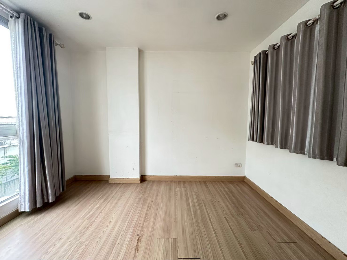 ขายคอนโดลาดพร้าว101 แฮปปี้แลนด์ : 🚨ห้ามพลาด🚨 ผ่อนเริ่ม 6 ใบเทา ได้คอนโดห้องกว้าง ใกล้รถไฟฟ้าสายสีเหลือง 