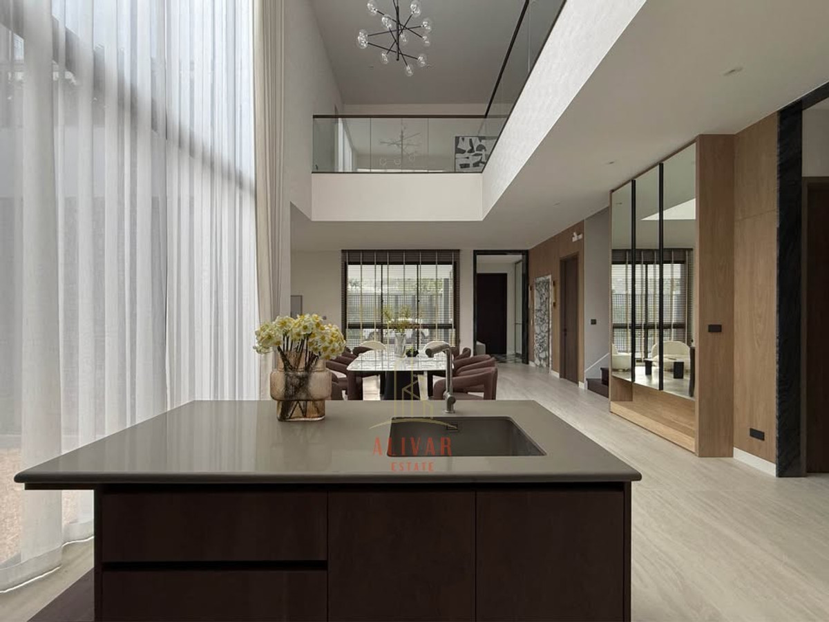 For RentHousePattanakan, Srinakarin : RH031926 For rent, 3-story detached house, 3 bedrooms at BuGaan Krungthep Kreetha, Krungthep Kreetha area.