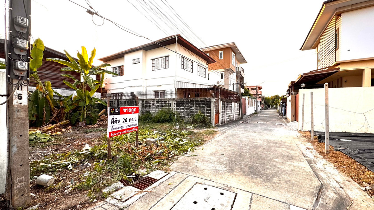 For SaleLandEakachai, Bang Bon : Land for sale, Soi Kamnan Maen 13, Intersection 13, Ekkachai, Bang Bon, good location, quiet, convenient travel, close to the city, land size 26 square wah, width approximately 9 meters, depth approximately 12 meters.