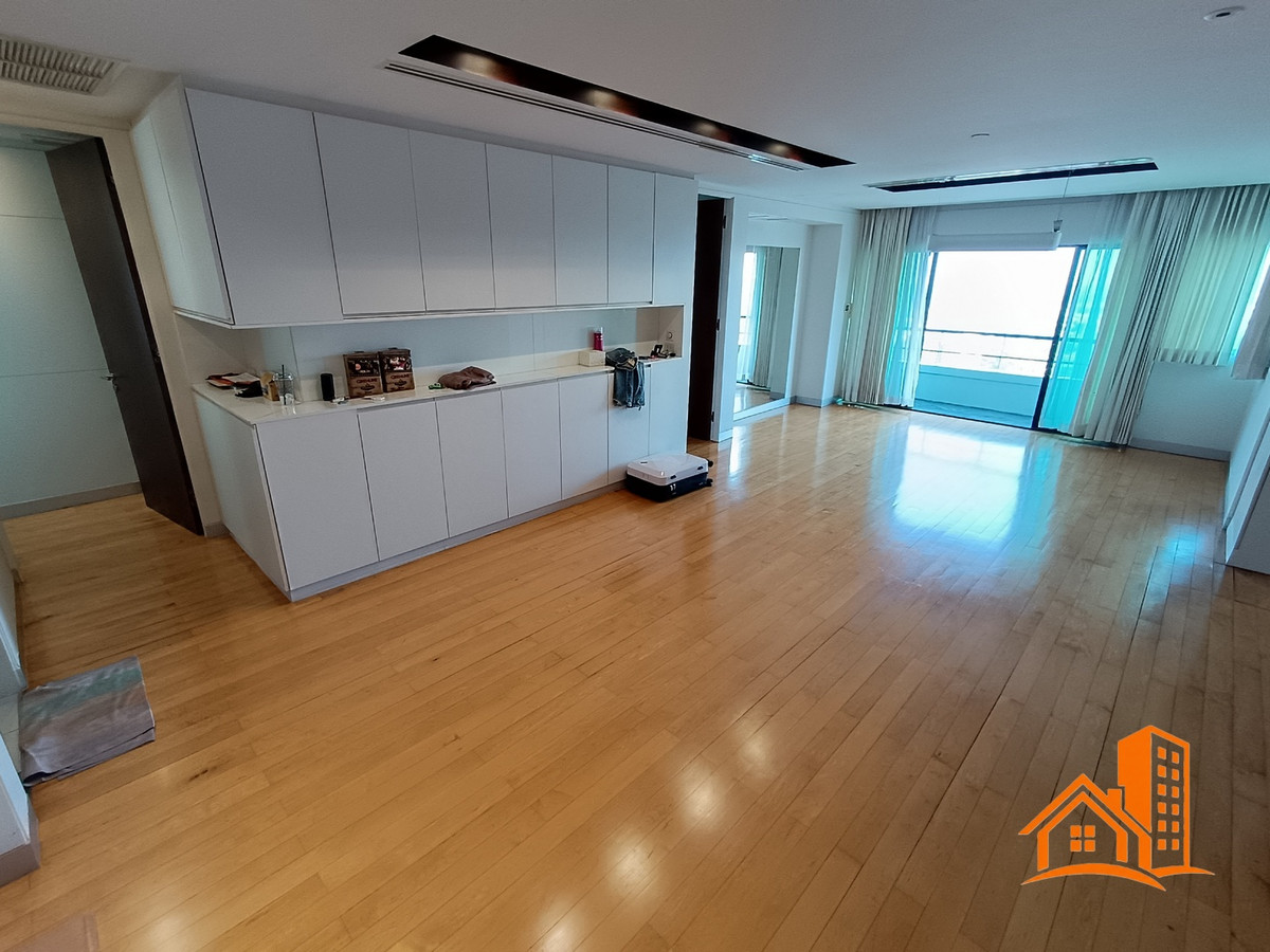 For SaleCondoSathorn, Narathiwat : 230.12 sq.m., 33rd Floor, Sathorn Garden