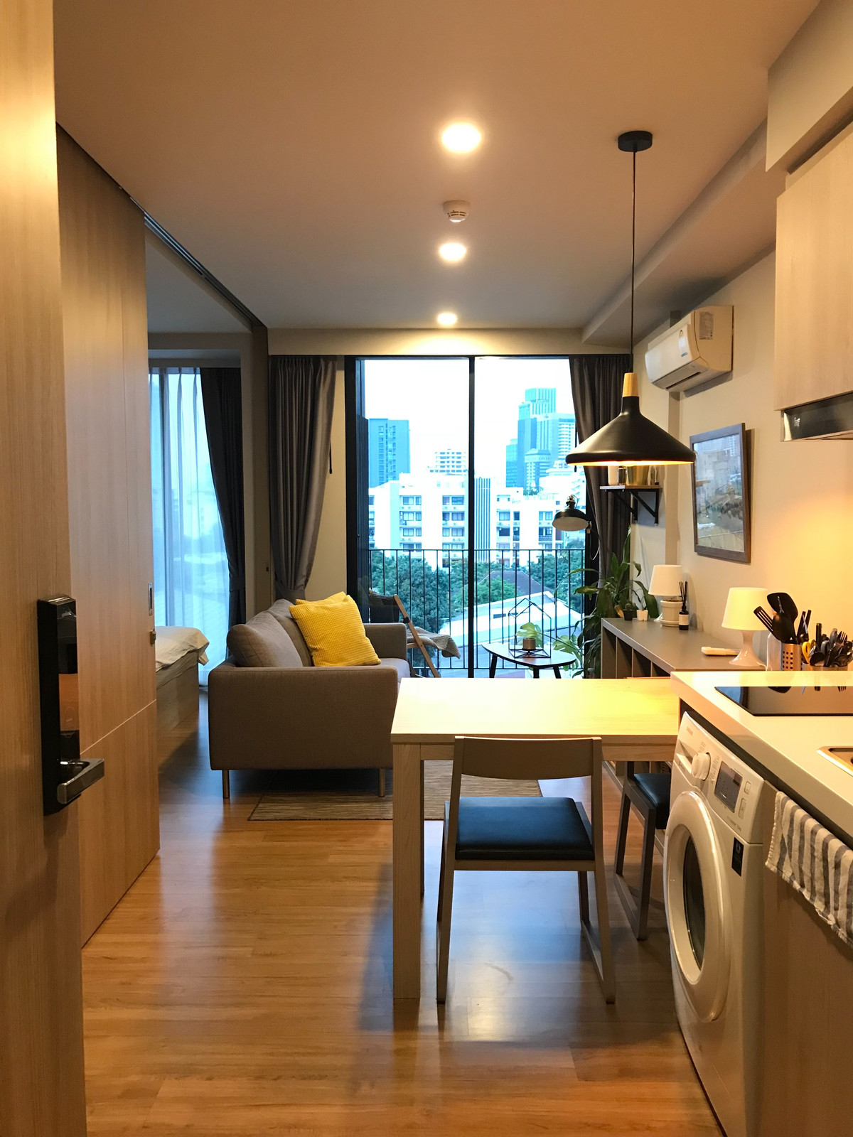 For SaleCondoAri,Anusaowaree : Convenient living in the heart of Ari!Fynn Aree condo, 1 bedroom, near BTS, priced at 4.1 million.