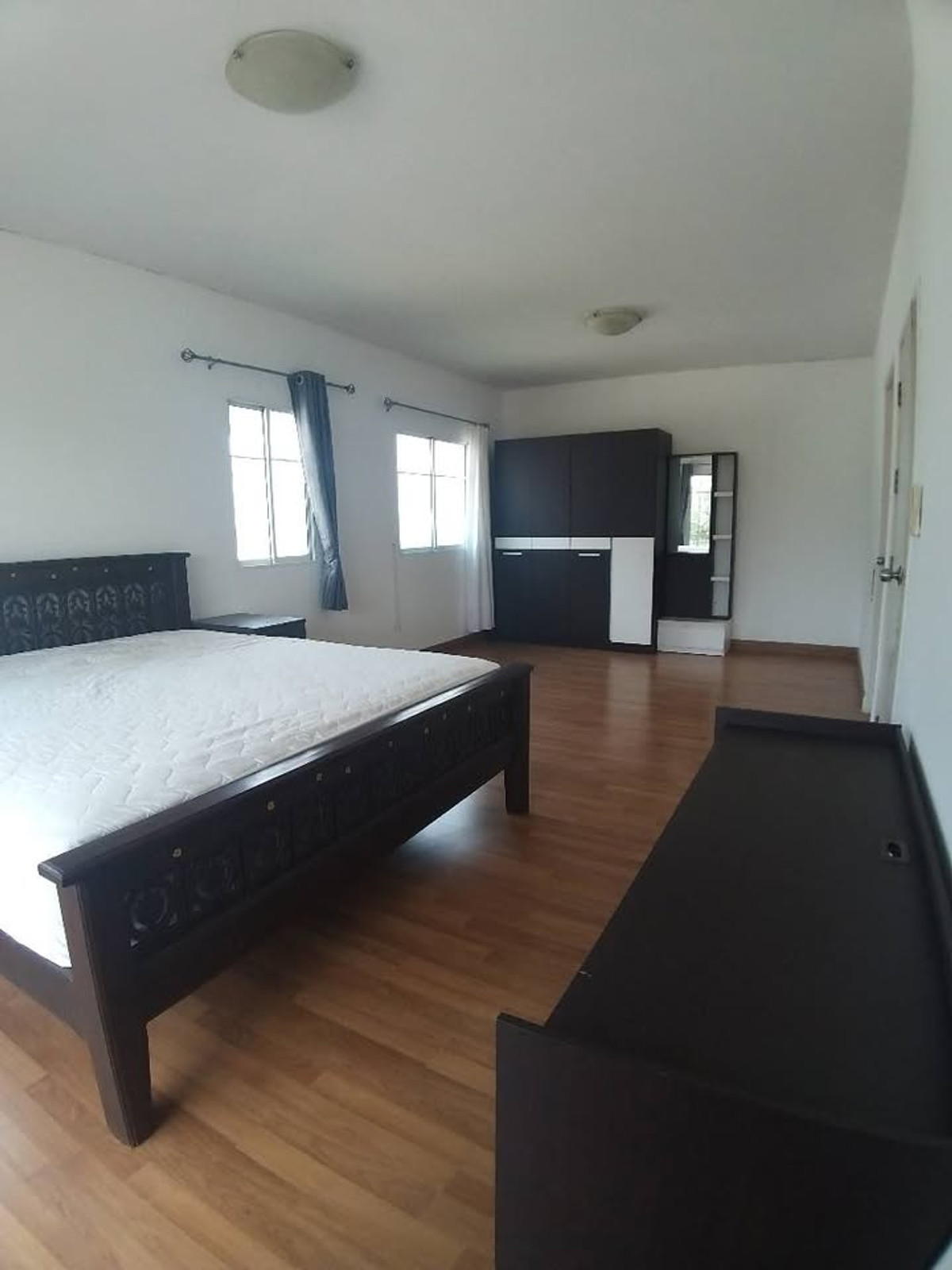 ให้เช่าบ้านลาดกระบัง สุวรรณภูมิ : ให้เช่า 57ตรว 3นอน2น้ำ บ้านเดี่ยว 2 ชั้น ภัสสร 21 พระราม 9 วงแหวน 