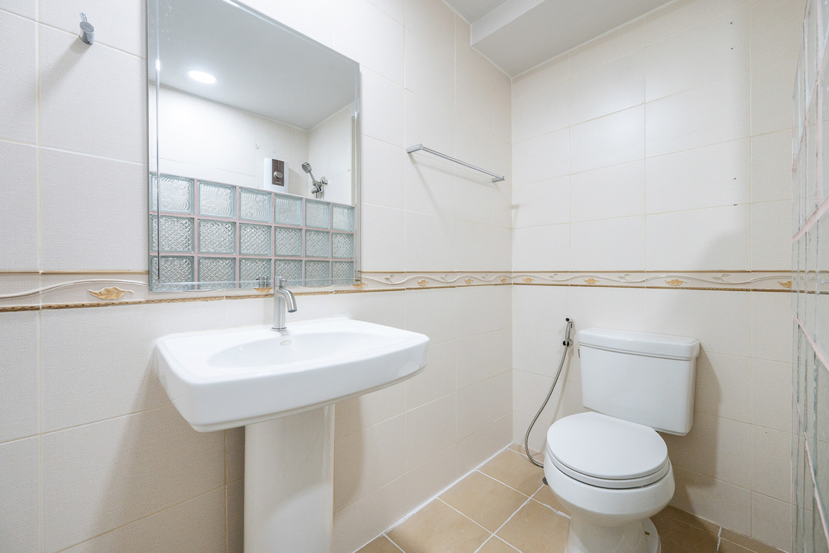 For SaleCondoLadprao, Central Ladprao : R089 ✨🏢 For sale: The Waterford Royal Suites, a spacious condo near BTS Senanikom, for only 2.999 million baht.