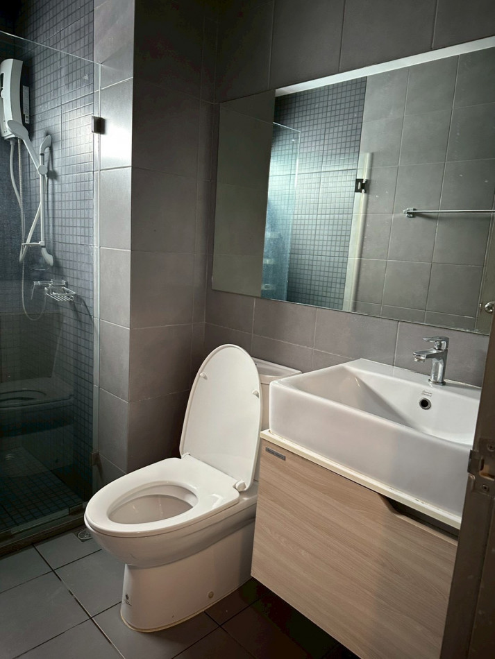 For SaleCondoSamut Prakan,Samrong : Condo for sale: Ideo Sukhumvit 115, newly renovated and fully furnished. Near BTS Puchaao station, convenient transportation. 34 sq m.