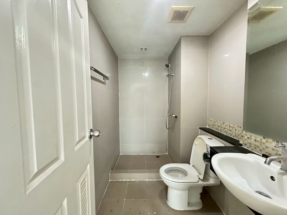 ขายคอนโดลาดพร้าว101 แฮปปี้แลนด์ : 🚨ห้ามพลาด🚨 ผ่อนเริ่ม 6 ใบเทา ได้คอนโดห้องกว้าง ใกล้รถไฟฟ้าสายสีเหลือง 