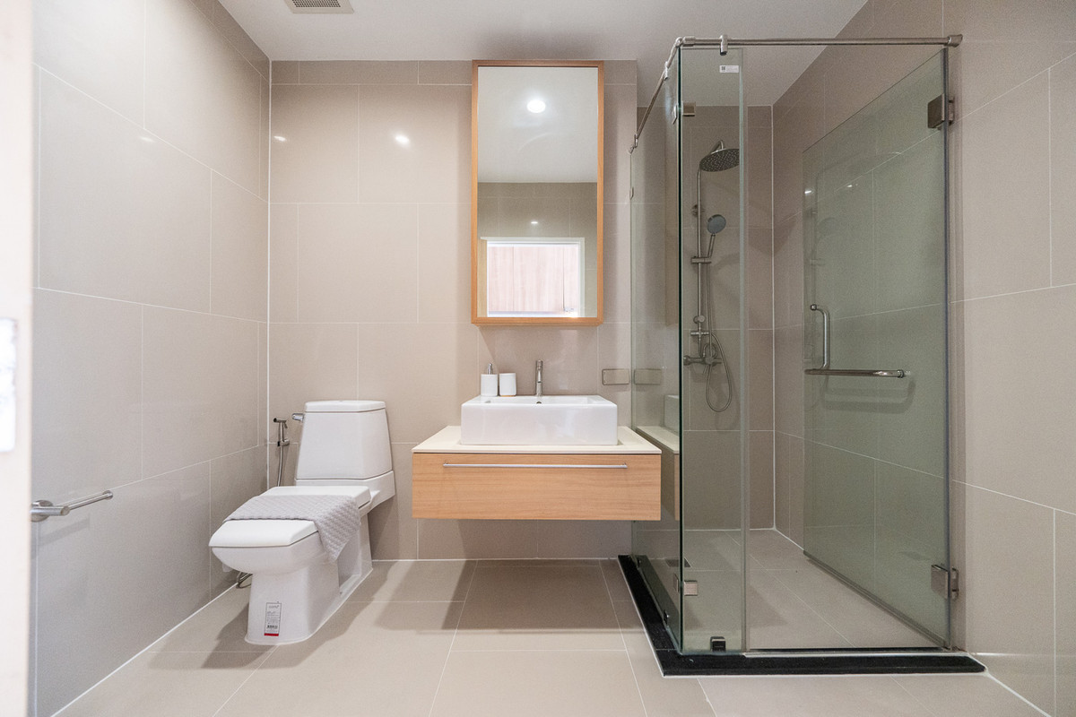 For SaleCondoLadprao, Central Ladprao : R090 ✨🏙️ Urgent Sale! The Issara Ladprao, near MRT Ladprao (only 200 m away). Price only 2.899 million baht.