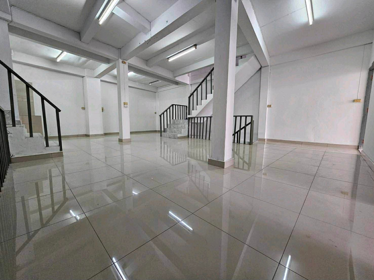 For RentShop HouseRama3 (Riverside),Satupadit : 🏢 Commercial Building for Rent – 6 Floors (2 Connected Units, Newly Renovated)
Including mezzanine floor and rooftop