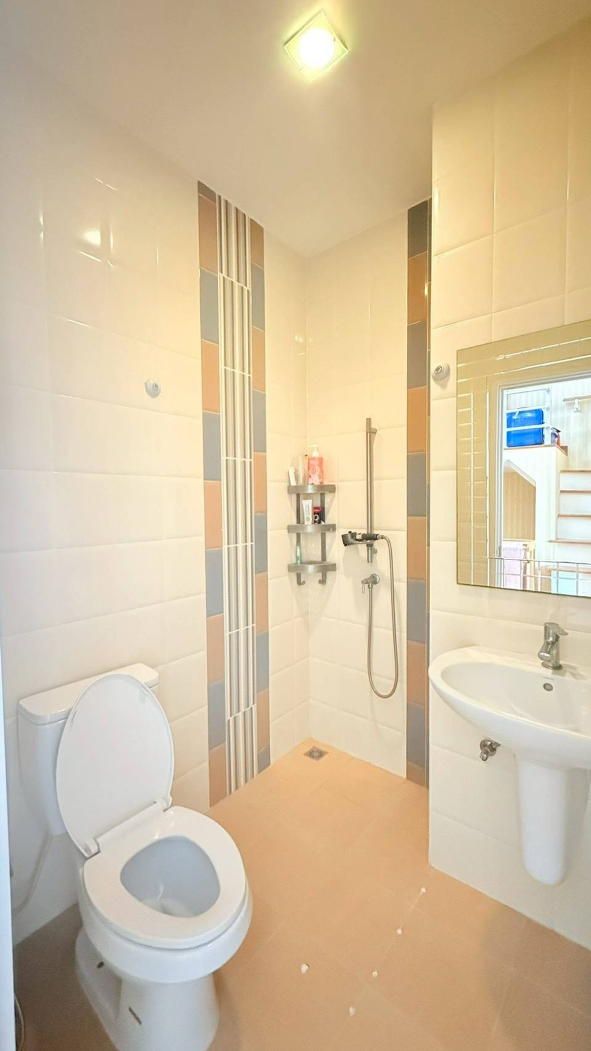 เซ้งนวมินทร์ รามอินทรา : ขายเซ้งด่วน ทาวน์โฮม 2 ชั้น สุขาภิบาล5 หมู่บ้านโกลเด้นท์ทาวน์   บ้านสวย พร้อมอยู่