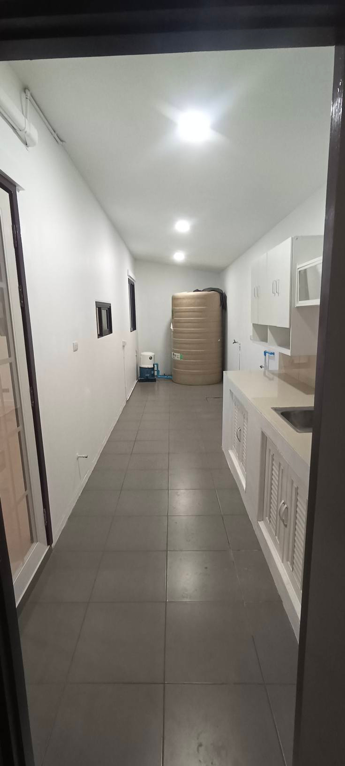 For SalePattaya, Bangsaen, Chonburi : Corner house, lots of space, near Laem Chabang Industrial Estate 🔥 Maneerin Village Laemchabang - Banglamung / 4 bedrooms (for sale), Maneerin Village Laemchabang - Banglamung / 4 Bedrooms (FOR SALE) BEWN114