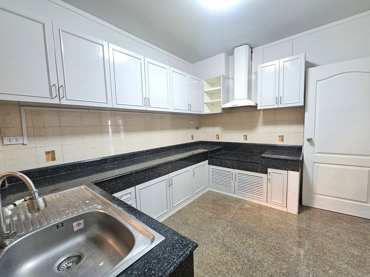 HousePhutthamonthon, Salaya : sell!!! 2-story detached house, area 53.1 sq m @ Suan Dok Mai Village - Soi Borommaratchachonnani 105, Thawi Watthana District, Bangkok