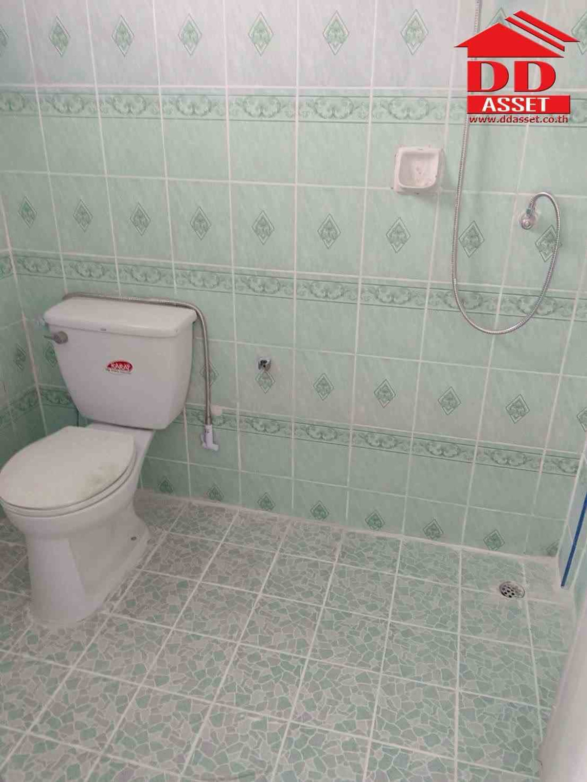 For RentShop HouseNakhon Si Thammarat : For rent, commercial building, 3 and a half floors, Pho Sadet, Nakhon Si Thammarat Province, next to 6 lane road, property code: T8234