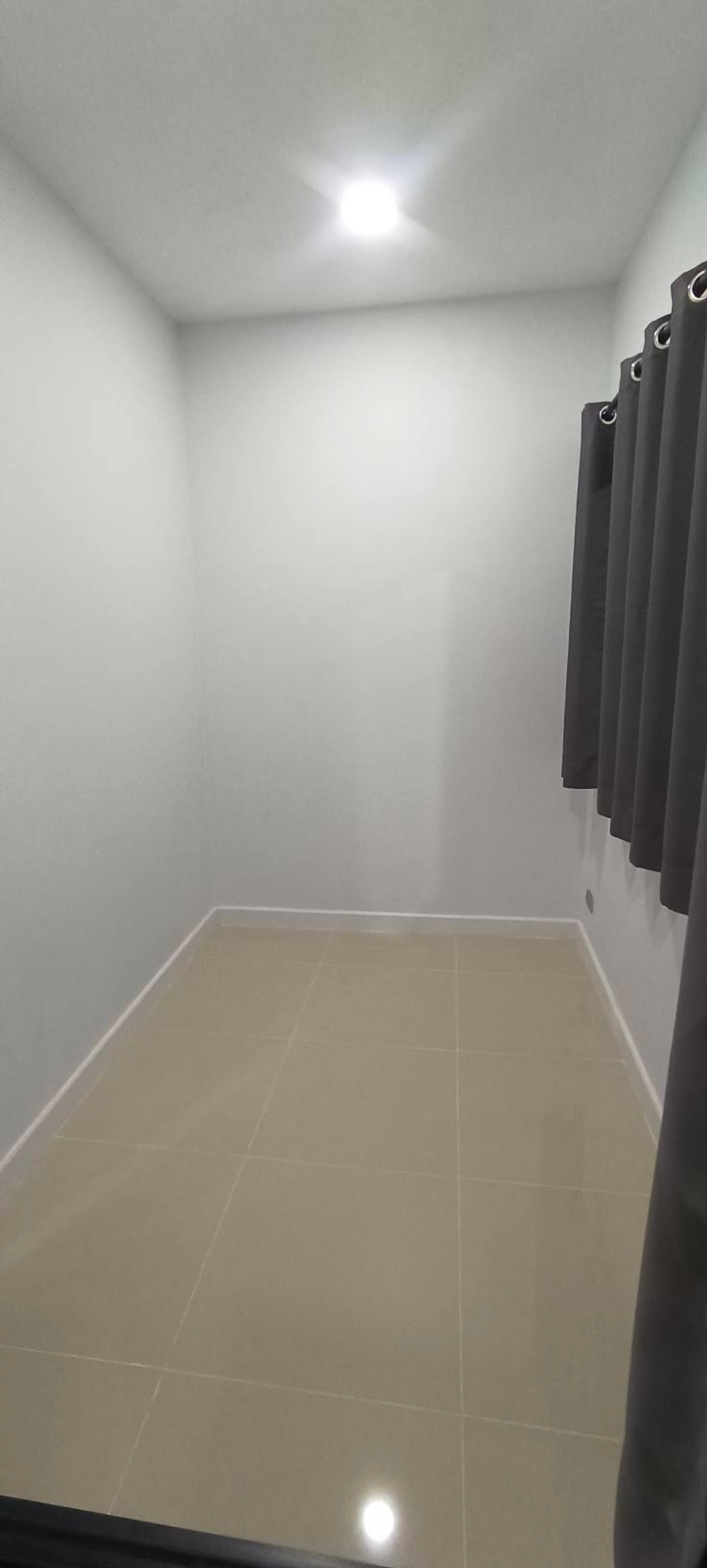 For SalePattaya, Bangsaen, Chonburi : Corner house, lots of space, near Laem Chabang Industrial Estate 🔥 Maneerin Village Laemchabang - Banglamung / 4 bedrooms (for sale), Maneerin Village Laemchabang - Banglamung / 4 Bedrooms (FOR SALE) BEWN114