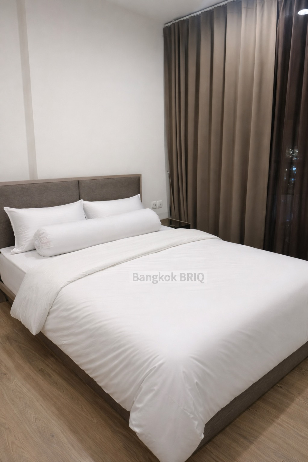 ให้เช่าคอนโดสุขุมวิท อโศก ทองหล่อ : ปล่อยเช่าคอนโดวิวสวย ชั้นสูง – Oka Haus Sukhumvit 36