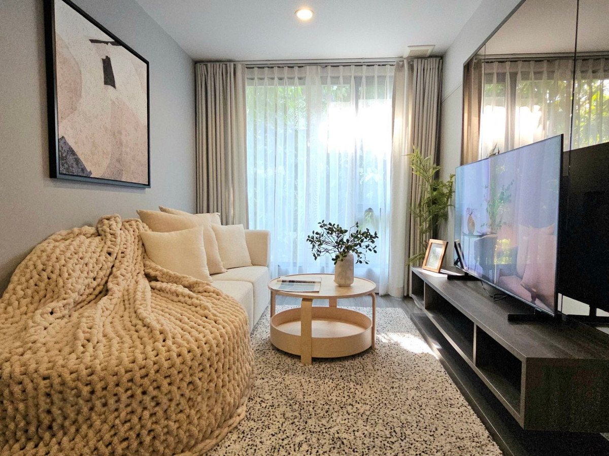 ขายคอนโดสุขุมวิท อโศก ทองหล่อ : Ideo Mobi Sukhumvit 40 Condo for SALE ขาย **   ห้องกว้าง 52 ตรม.2 นอน 2 น้ำ  พร้อมอยู่@ 8,250,000 บาท Call 096-2615656  ห้องกว้าง 52  ตรม. 2 นอน 2 น้ำ  ตกแต่งให้ครบพร้อมอยู่    Location : Sukhumvit  Thonglor Eakmai  Selling  Price : 8,250,000 Baht  Condom