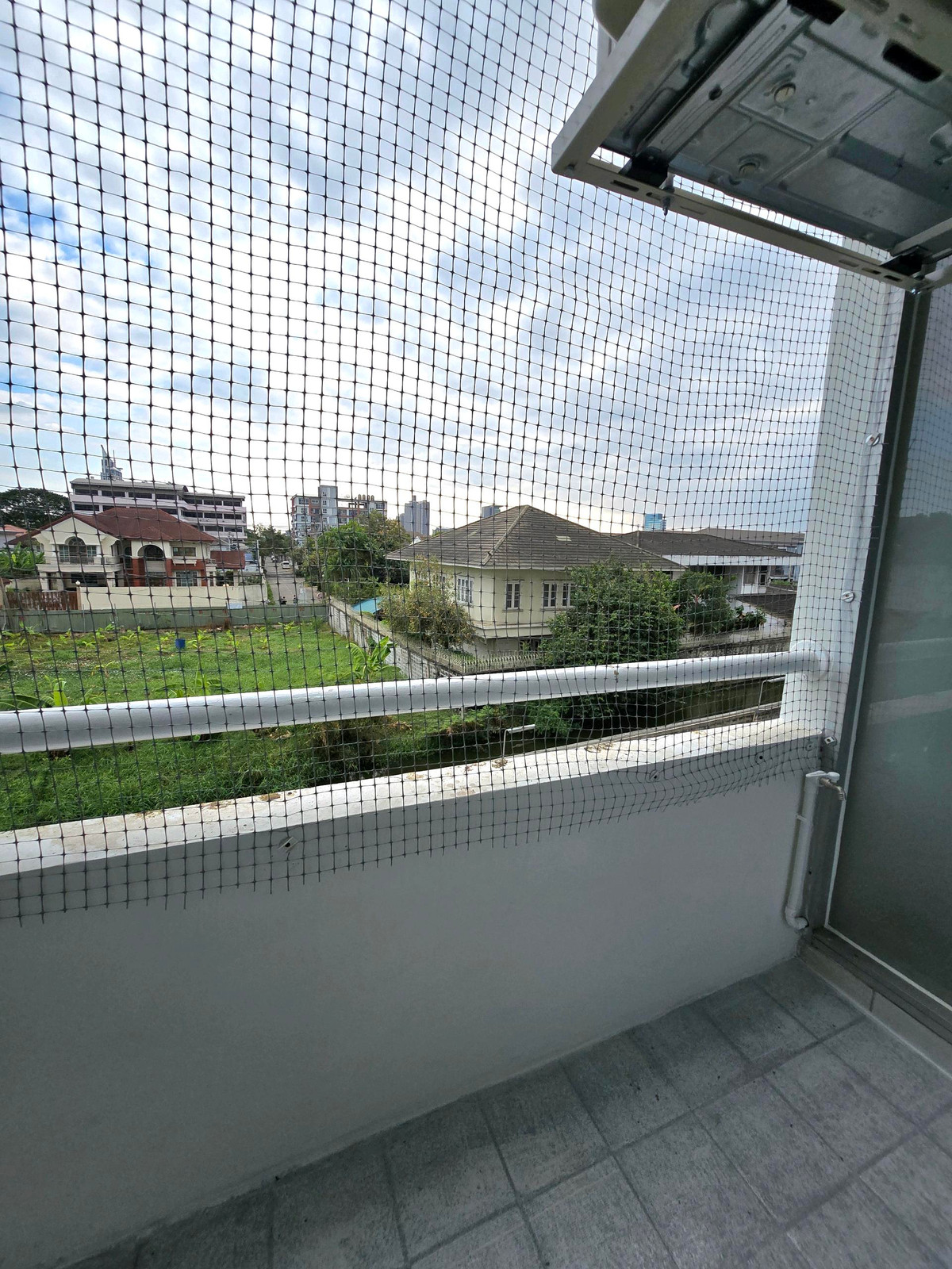 ขายคอนโดลาดพร้าว101 แฮปปี้แลนด์ : 🚦คอนโดเดินทางง่าย 🚄ใกล้รถไฟฟ้า ผ่อนสบาย🛎 5,xxx บาท ไม่ต้องดาวน์ ซิตี้ วิลล่า ลาดพร้าว 130