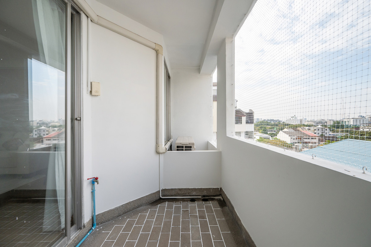 For SaleCondoLadprao, Central Ladprao : R089 ✨🏢 For sale: The Waterford Royal Suites, a spacious condo near BTS Senanikom, for only 2.999 million baht.