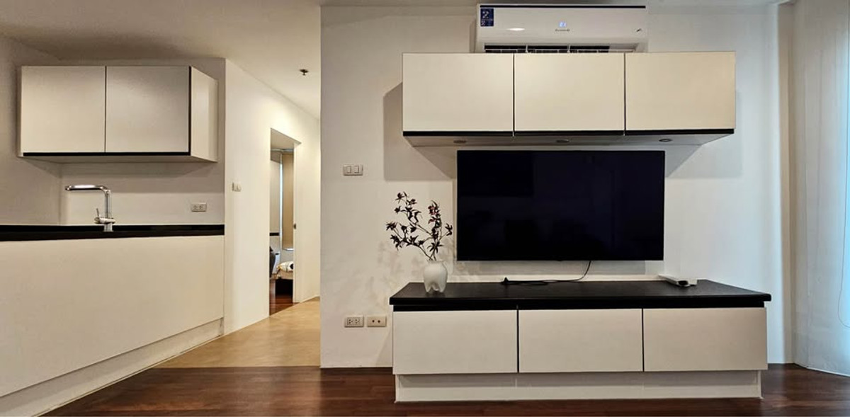 For RentCondoRama9, Petchburi, RCA : Condo for rent near MRT Rama 9 | Belle Grand Rama 9 | 2 bedrooms, large island kitchen, next to Central Plaza Rama 9.