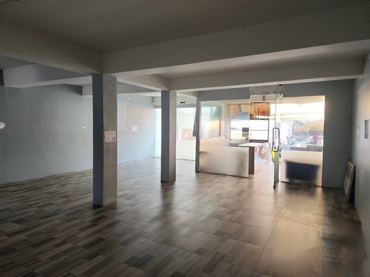 For RentShop HouseWitthayu, Chidlom, Langsuan, Ploenchit : Retail Space for Rent on Wireless Road near Embassy District, 260 sq.m across 2 Floors with Flexible Layout, High Foot Traffic Main Road Location Ideal for Restaurant Bar or Lifestyle Business