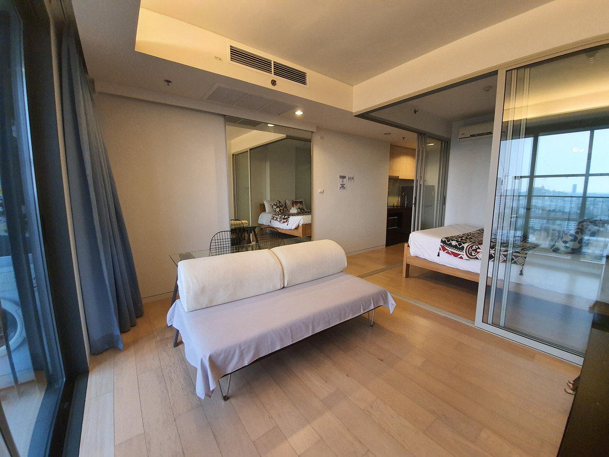 For RentCondoAri,Anusaowaree : High Floor 1 Bedroom Condo for Rent at Siamese Ratchakru | 31 sqm | Near BTS Ari / Sanam Pao