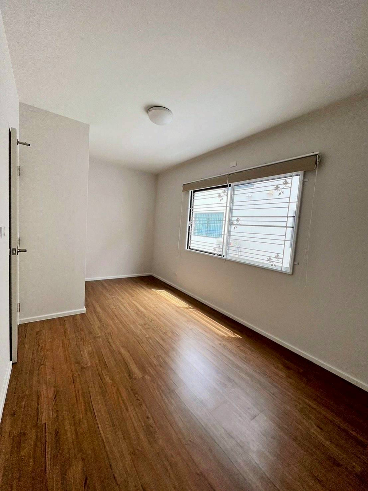 For SaleTownhomeRama5, Ratchapruek, Bangkruai : House for sale in the middle of the city Ratchaphruek-Rama 5 townhome, 3 floors, 17 sq m, Bang Phai Subdistrict, Mueang Nonthaburi District, Nonthaburi Province, price 5,390,000 baht.