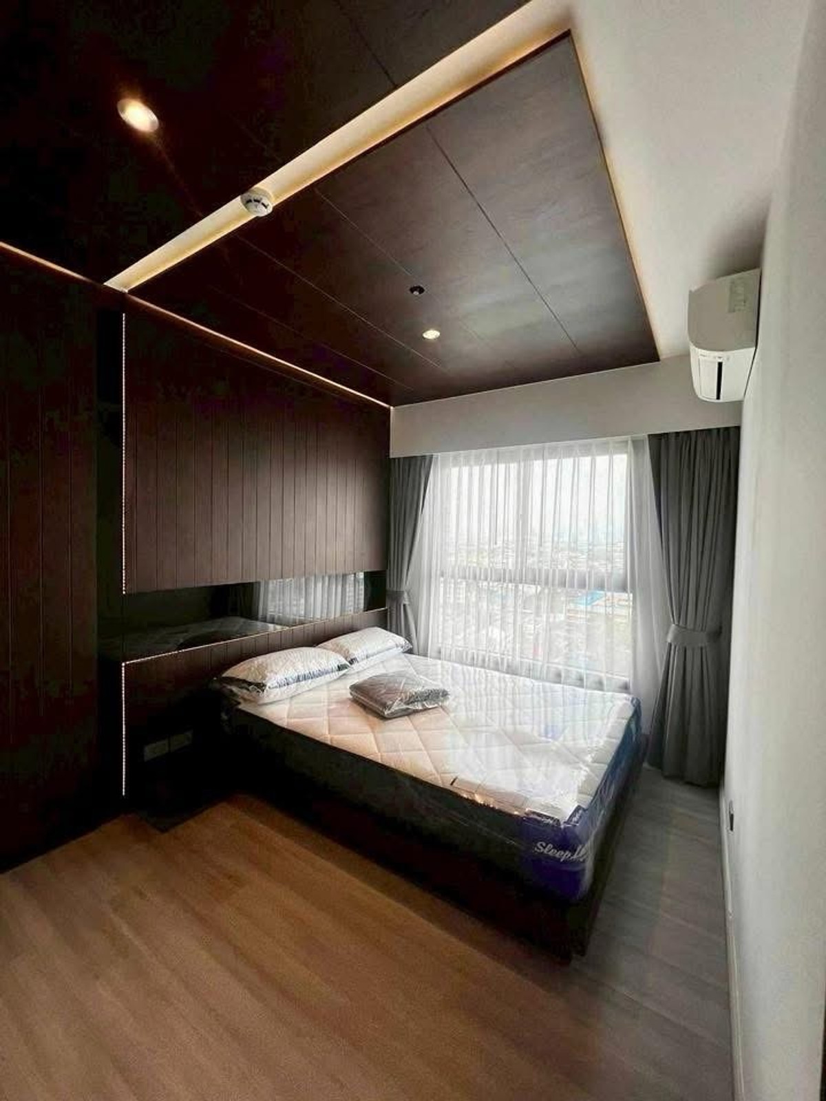 ขายคอนโดปิ่นเกล้า จรัญสนิทวงศ์ : 💙@condocurator 💙 ขาย The Parkland Charan - Pinklao ห้องแต่งสวย Built-in ครบ [PM0860]