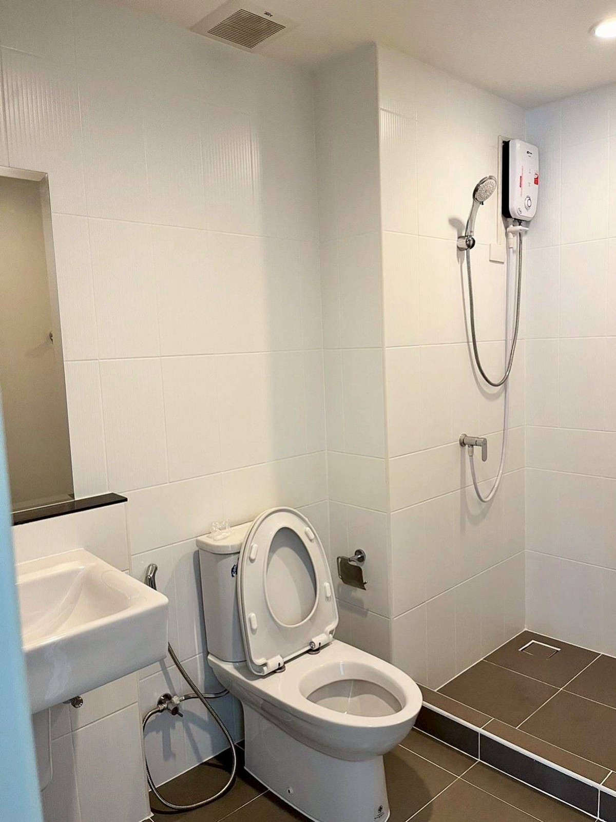 For SaleTownhomeRama5, Ratchapruek, Bangkruai : House for sale in the middle of the city Ratchaphruek-Rama 5 townhome, 3 floors, 17 sq m, Bang Phai Subdistrict, Mueang Nonthaburi District, Nonthaburi Province, price 5,390,000 baht.