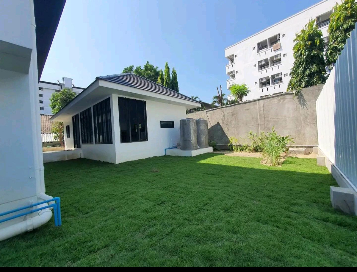 ให้เช่าบ้านสุขุมวิท อโศก ทองหล่อ : 🔥🔥🔥Luxuly Pool villa บ้านเดี่ยว 3 ชั้น ทำเล สุขุมวิท  ใจกลางกรุงเทพฯ💚💚💚