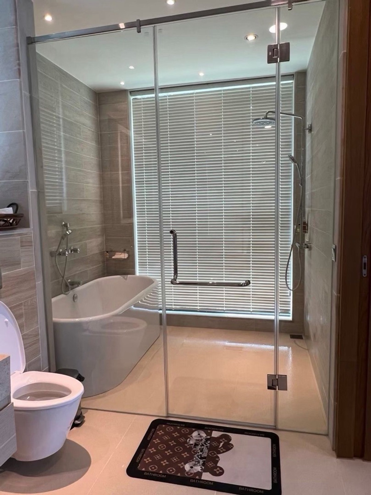 ขายคอนโดปากช่อง เขาใหญ่ : ขายคอนโดหรูวิวทะเลสาบ Swan Lake Residences Khao Yai ยูนิต Pet Friendly วิวภูเขาแบบพาโนรามา ใกล้ InterContinental Khao Yai