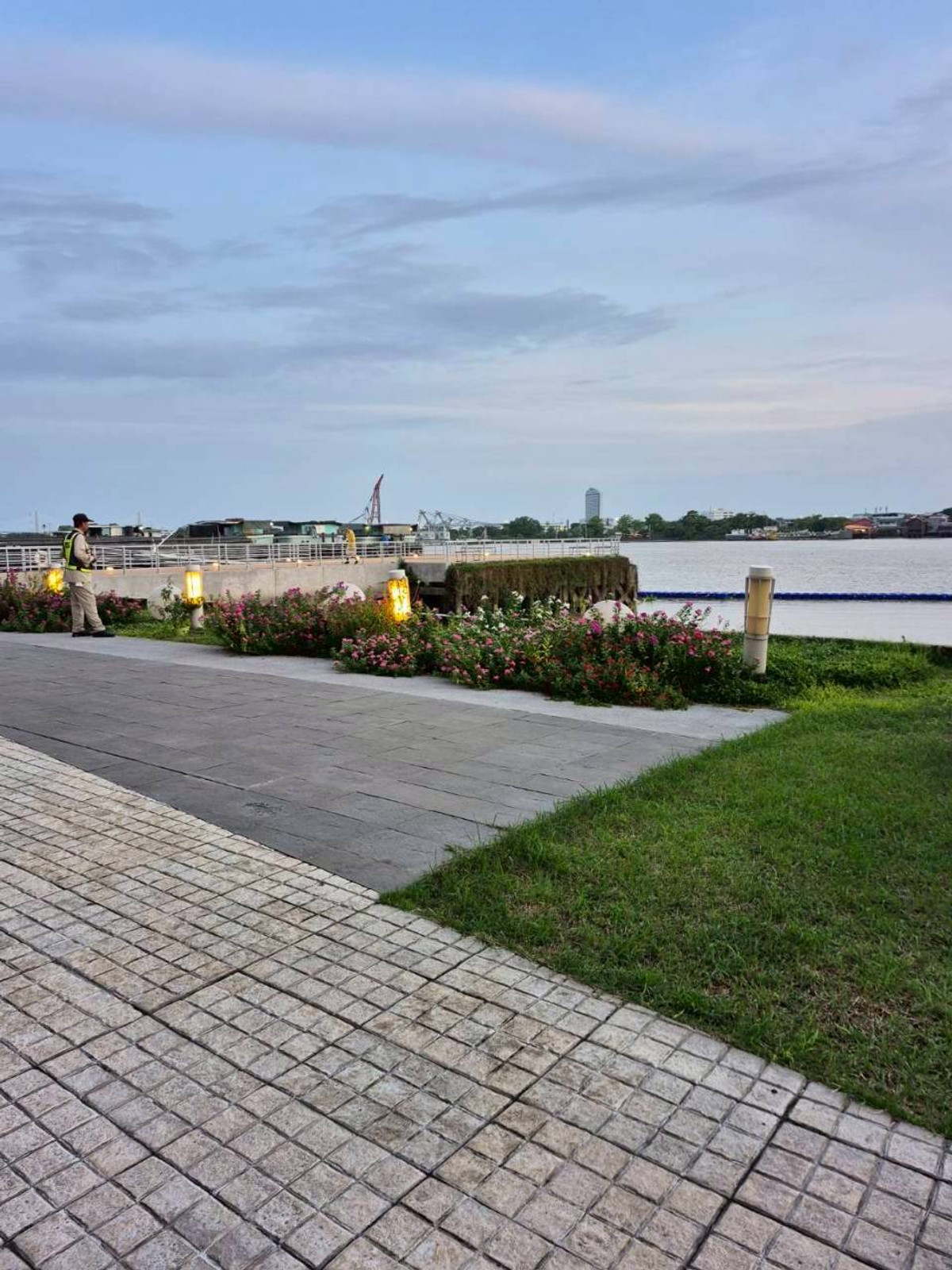 For SaleCondoRama3 (Riverside),Satupadit : Condo for sale Lumpini Park Riverside - Rama 3, Chao Phraya River view, very beautiful.