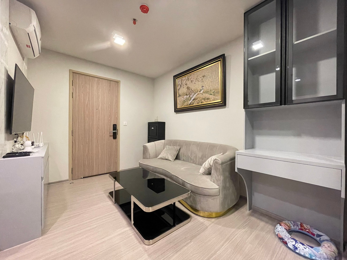 ให้เช่าคอนโดท่าพระ ตลาดพลู วุฒากาศ : Life Sathorn Sierra ส่วนกลางสวยมาก ห้องว่างพร้อมให้เช่า รายละเอียดตามภาพ สอบถามเพิ่มเติมได้ครับ