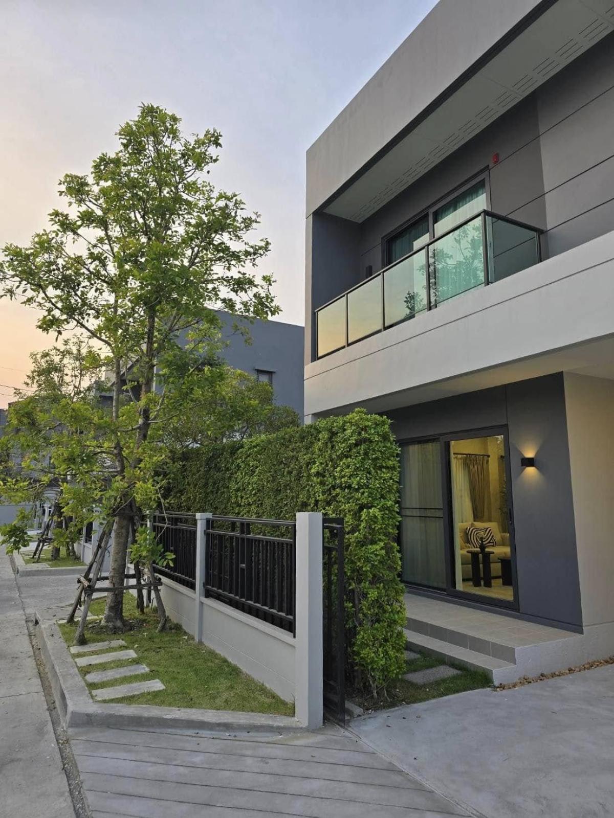 For RentHouseBangna, Bearing, Lasalle : CD03604 - Centro Bangna :  เซนโทร บางนา : Centro Bangna :  เซนโทร บางนา - #MegaBangna #InternationalSchool (SISB/TCIS /Concordian) #SuvarnabhumiAirport