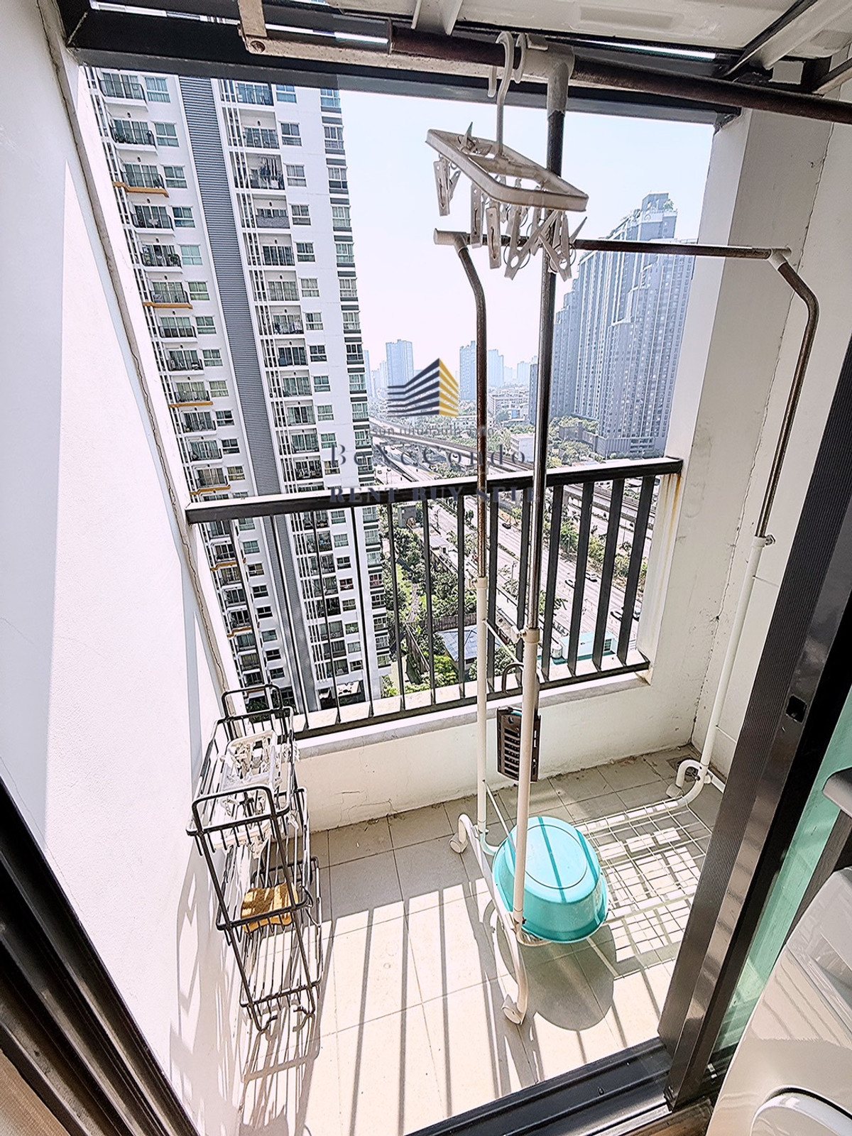 For RentCondoThaphra, Talat Phlu, Wutthakat : *** Condo for Rent : Ideo Sathorn-Thapra (Near BTS Phonimit) ***