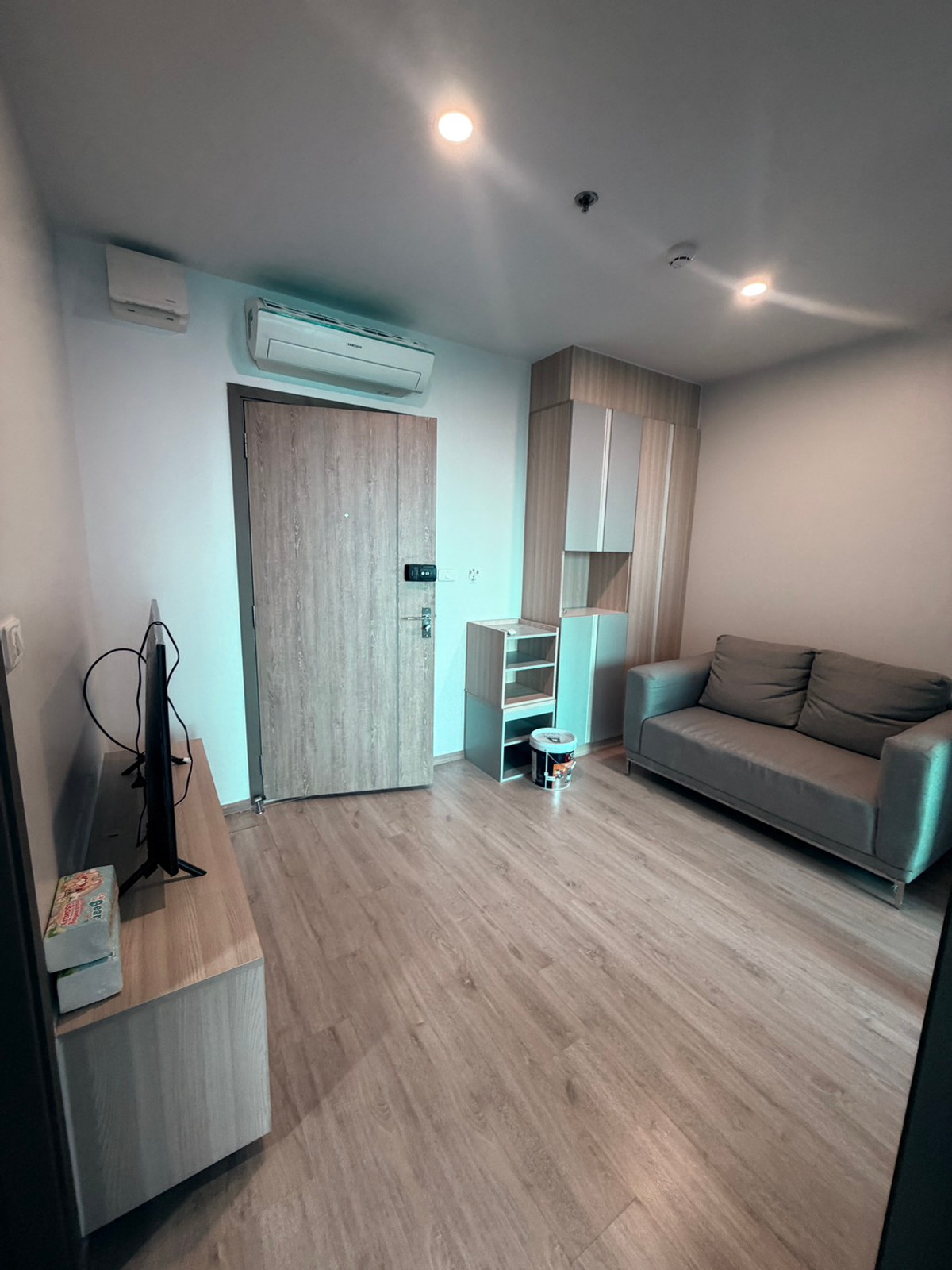 For RentCondoBangna, Bearing, Lasalle : Condo for Rent: Ideo O2 Near BTS Bang Na (approx. 300 meters)