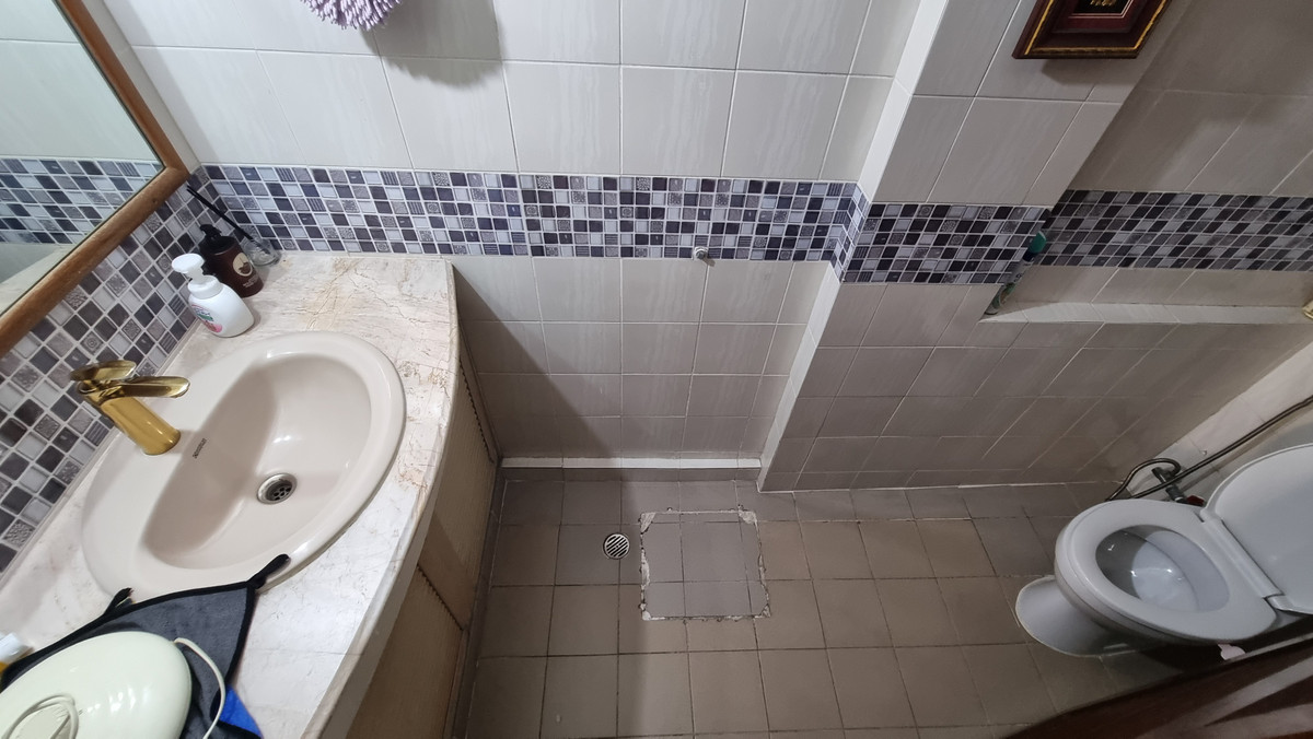 For RentTownhomeSukhumvit, Asoke, Thonglor : Townhouse for rent in Phrom Phong, suitable for living. Or make a home office of 500 sq m.