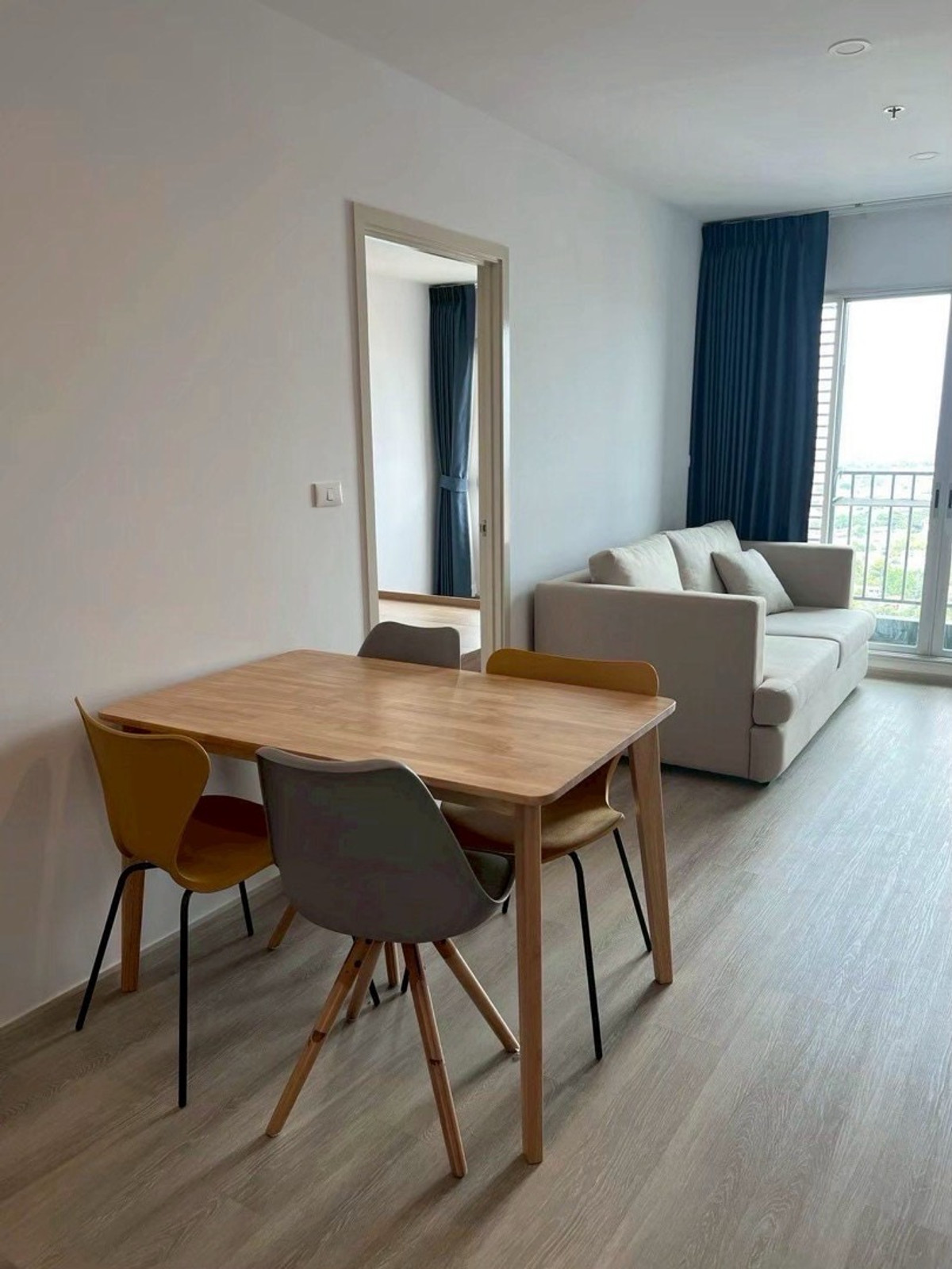 ให้เช่าคอนโดท่าพระ ตลาดพลู วุฒากาศ : 💙@condocurator 💙 ให้เช่า Elio Sathorn - Wutthakat ห้องใหม่ เฟอร์นิเจอร์ครบ [PM4868]