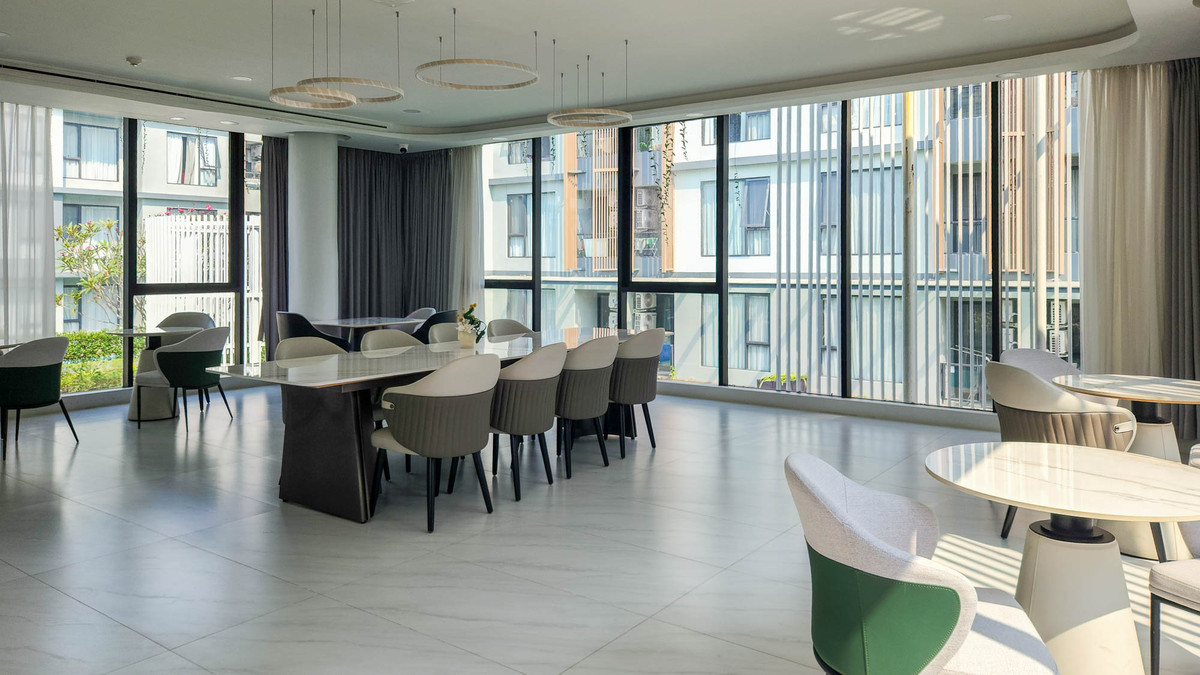 ให้เช่าคอนโดเชียงใหม่ : ยูนิตพิเศษ ขนาดใหญ่กว่าปกติ คอนโด 3 ห้องนอน ชั้นบนสุด วิวภูเขา ใกล้สนามบิน