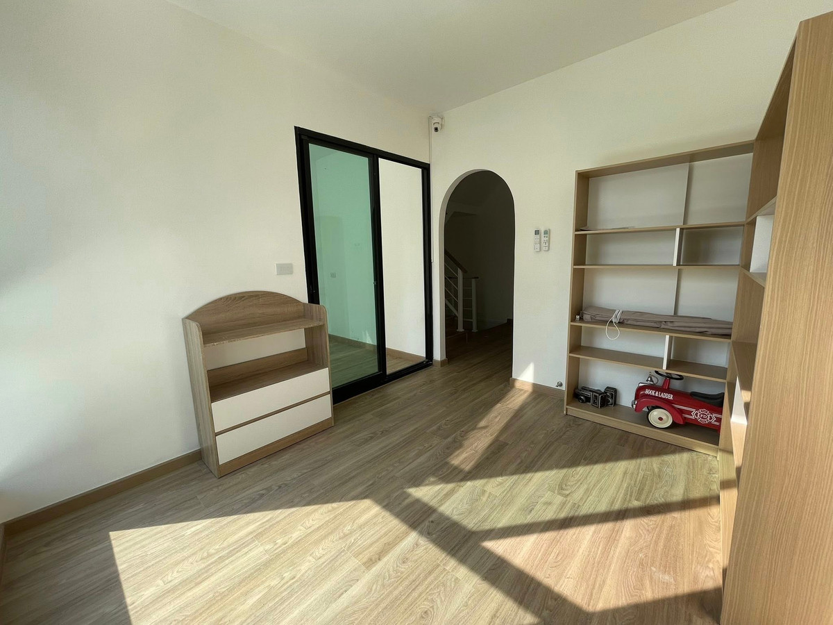 For SaleTownhomePattanakan, Srinakarin : K-6800 SALE 🔥🔥 Townhome Patio Srinakarin Rama 9 ready to move in, house facing south.