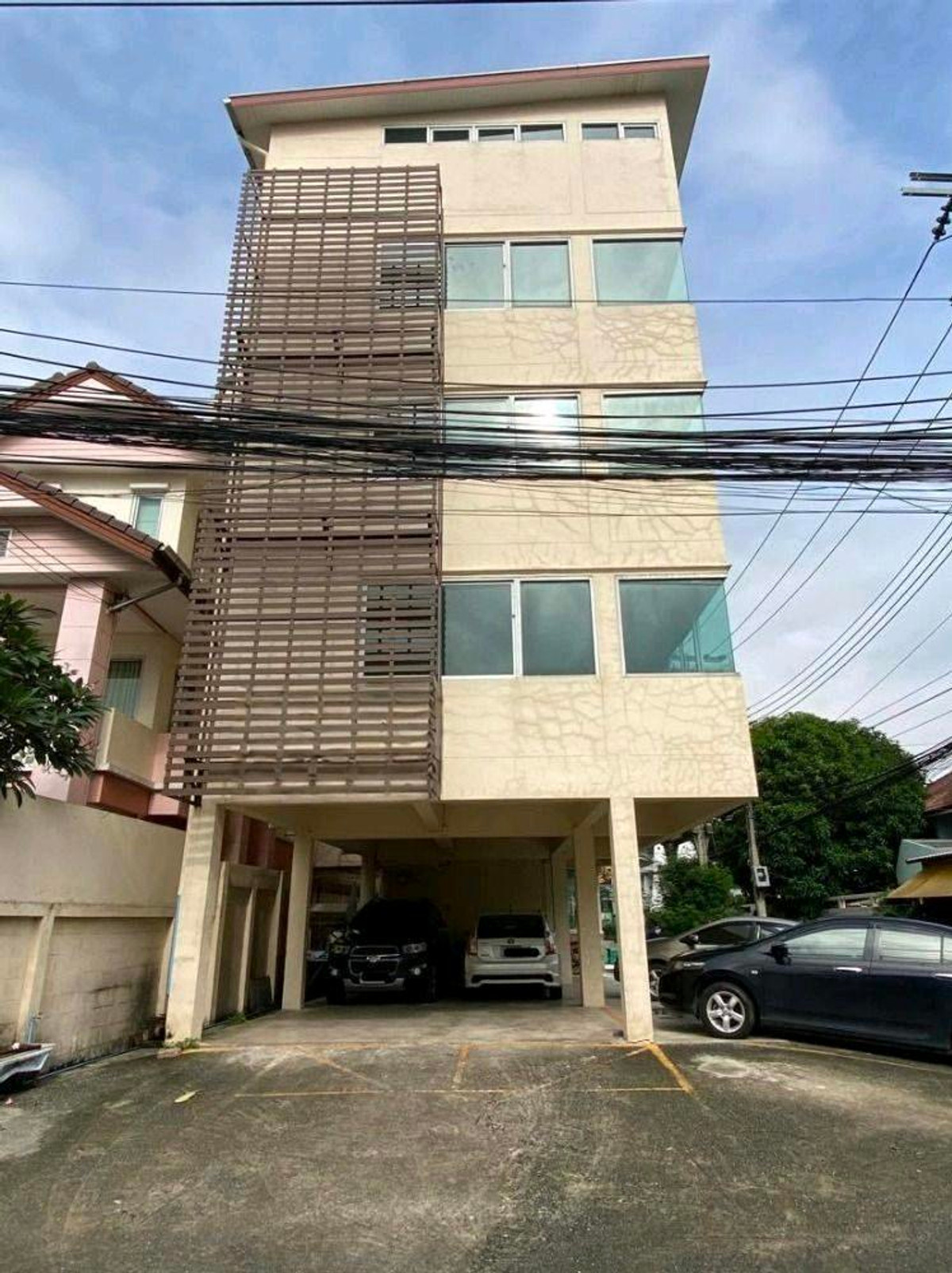 ให้เช่าอาคารพาณิชย์รัชดา ห้วยขวาง : 📍 ซอยรัชดาภิเษก 31 ใกล้สี่แยกประชานุกูล ทำเลดี ใกล้ทางด่วน ✨ เหมาะทำสำนักงาน / โชว์รูม / บริษัท / คลินิก / ธุรกิจต่าง ๆ