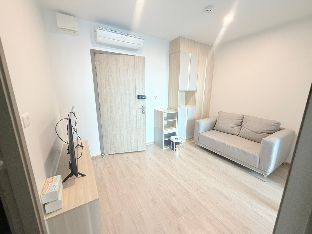 For RentCondoBangna, Bearing, Lasalle : Condo for Rent: Ideo O2 Near BTS Bang Na (approx. 300 meters)