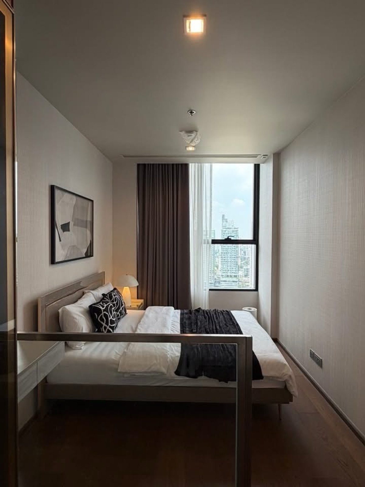 ให้เช่าคอนโดสุขุมวิท อโศก ทองหล่อ : 🏢✨ ให้เช่า Ideo Q Sukhumvit 36
คอนโดทำเลทอง ใกล้ BTS ทองหล่อ ห้องใหม่ ไม่เคยปล่อยเช่า พร้อมเข้าอยู่

💰 ราคาเช่า 27,000 บาท / เดือน
📄 สัญญาขั้นต่ำ 1 ปี