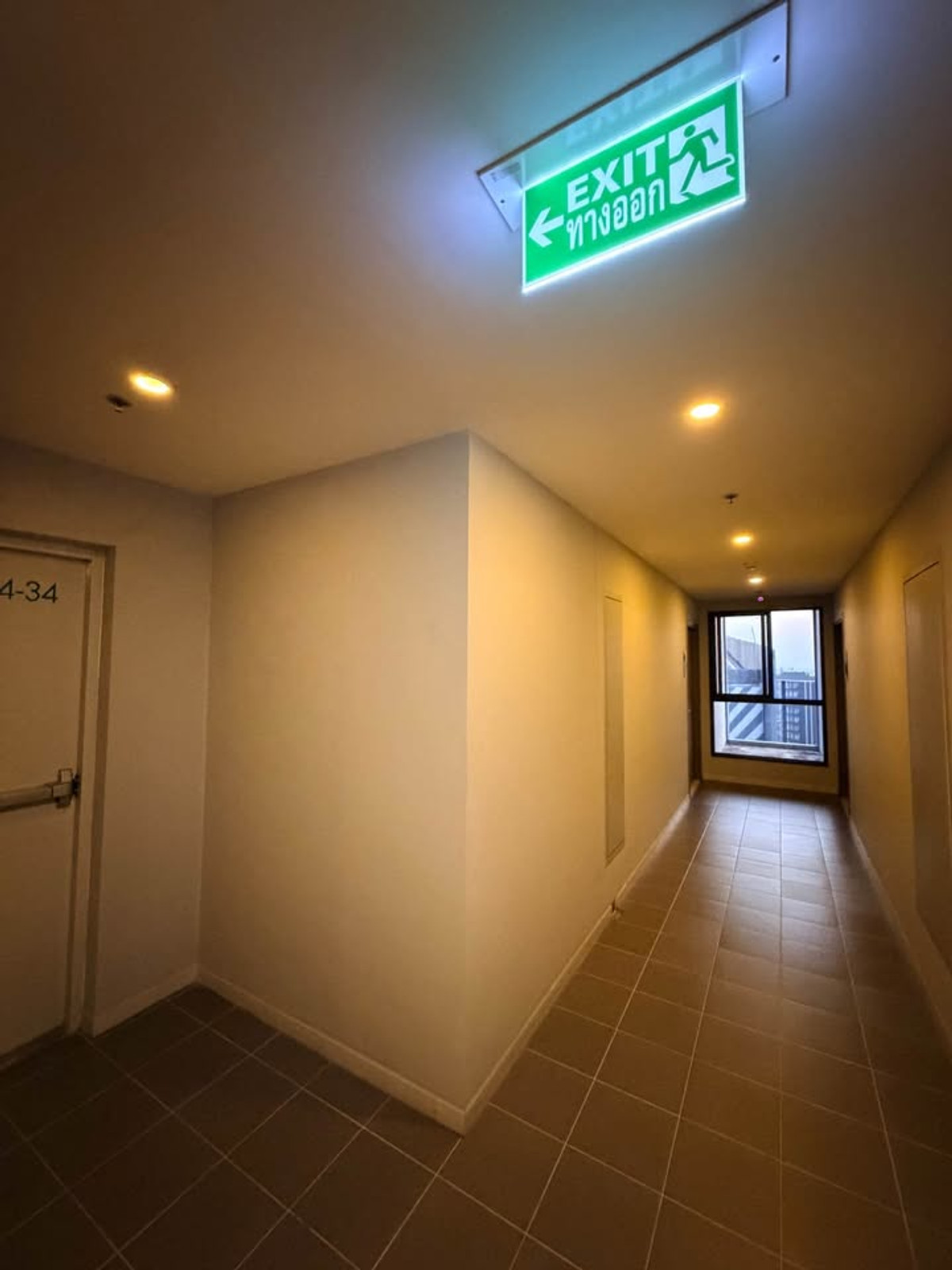 For RentCondoBangna, Bearing, Lasalle : Condo for Rent: Ideo O2 Near BTS Bang Na (approx. 300 meters)